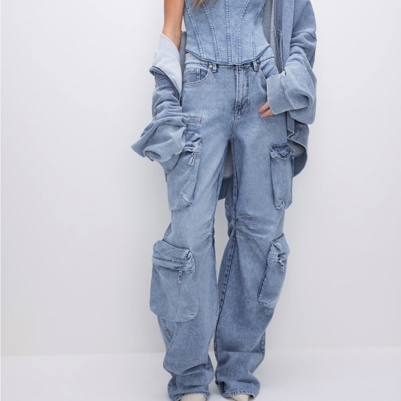 Good American Denim Cargo Pants in Indigo - Picture 3 of 10